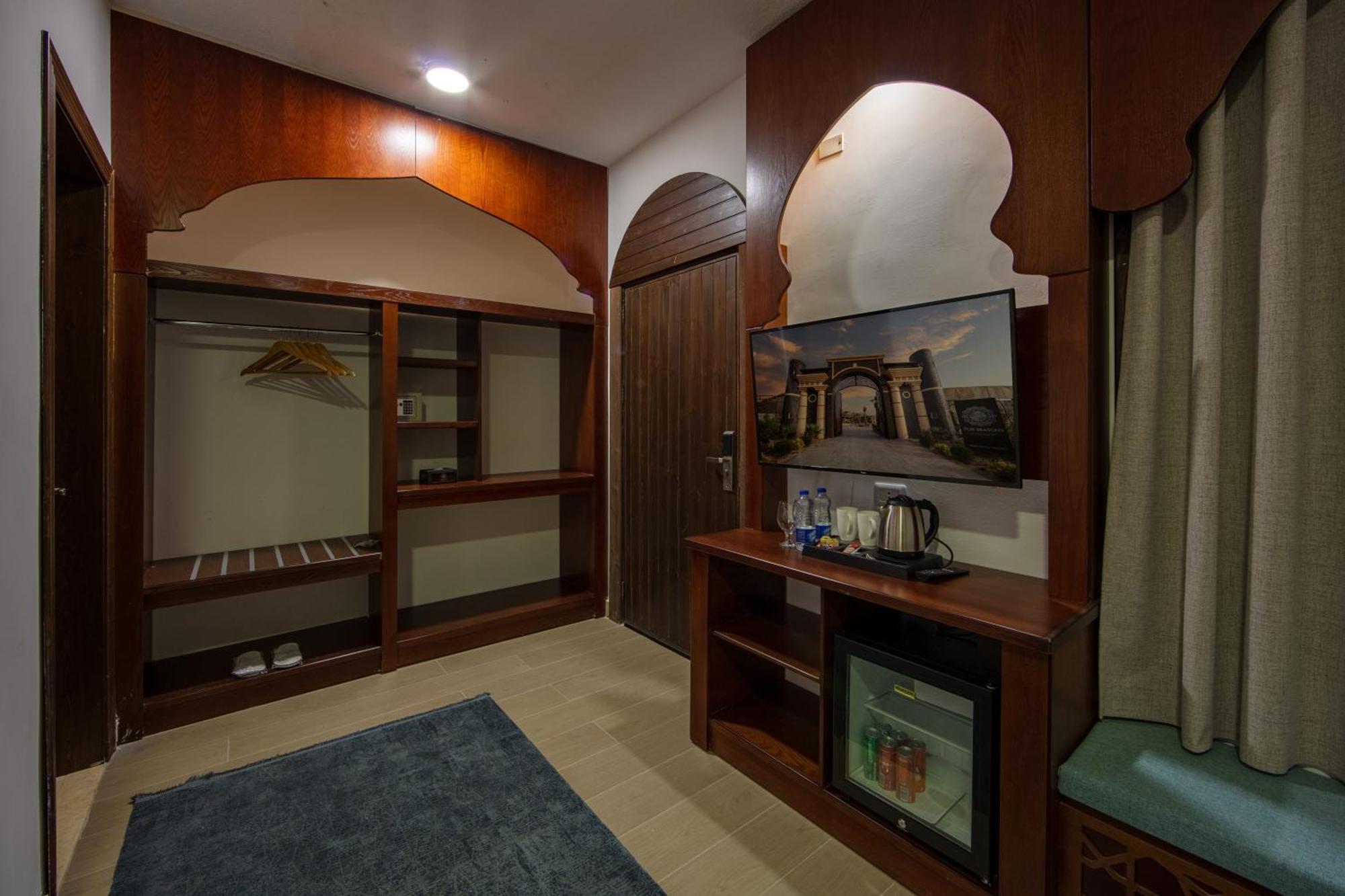 Petra Seasons Luxury Resort Al Hayy Exteriör bild